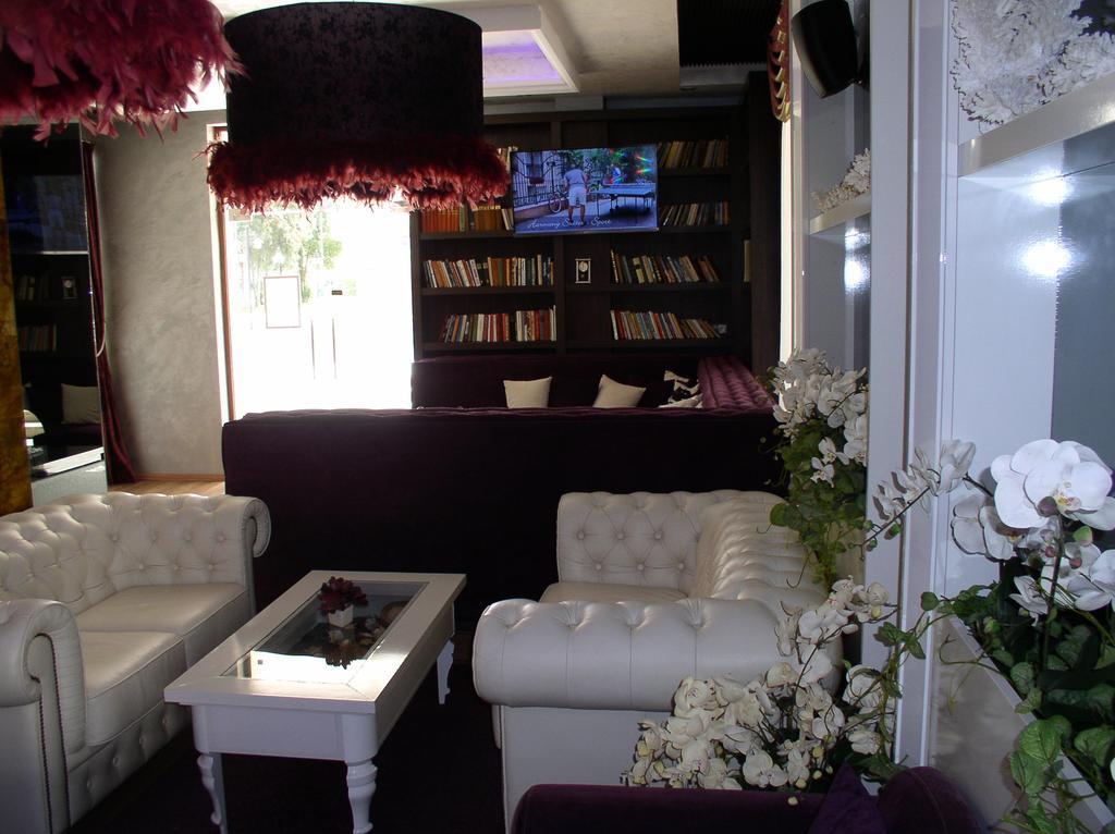 Lvv Palace Apartment 써니비치 외부 사진