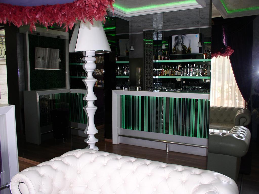 Lvv Palace Apartment 써니비치 외부 사진